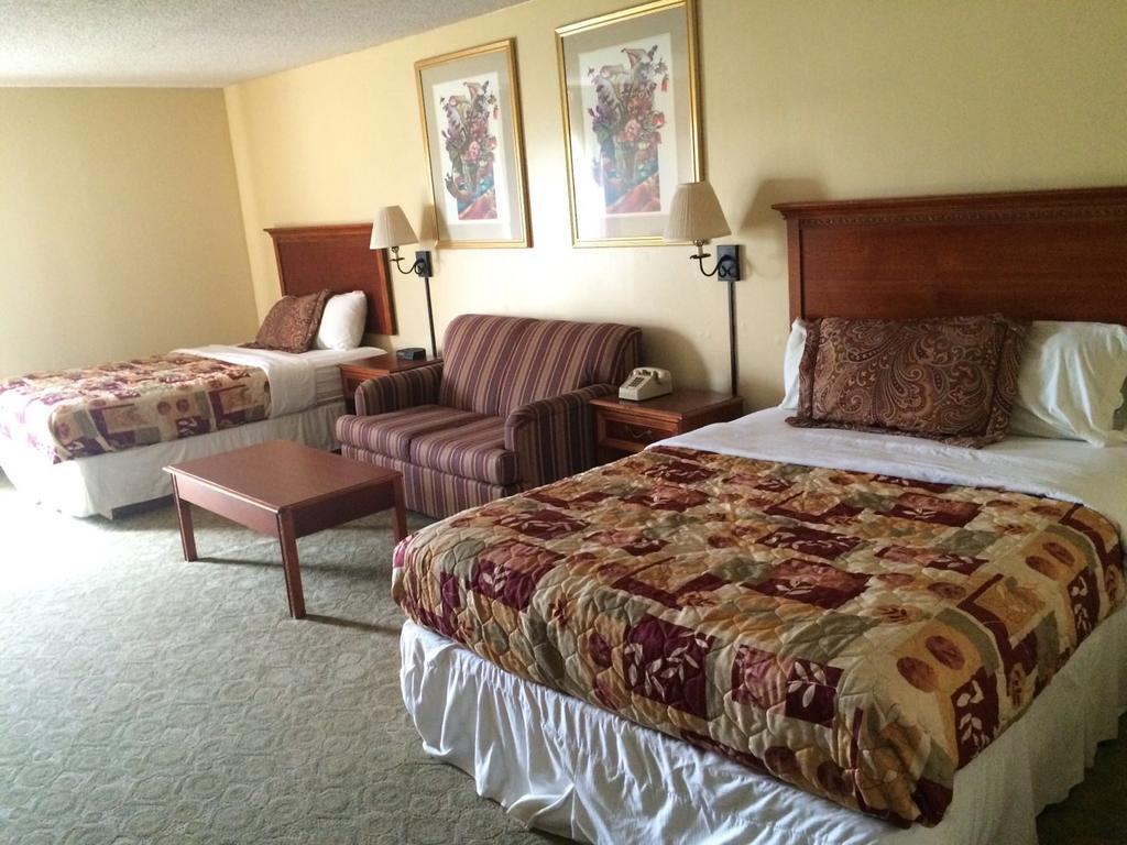 פיין בלאף Plaza Hotel And Suites מראה חיצוני תמונה
