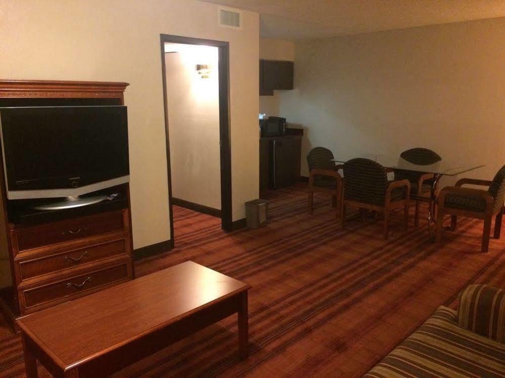 פיין בלאף Plaza Hotel And Suites מראה חיצוני תמונה